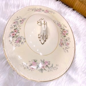 Vintage 50th Homer Laughlin Georgian Eggshell Covered Lid Serving Floral Dish !